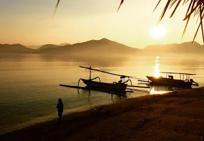 foto sunrise di pantai sekotong lombok