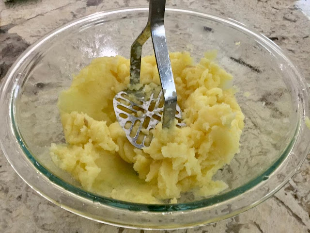 mashed potatoes in a bowl