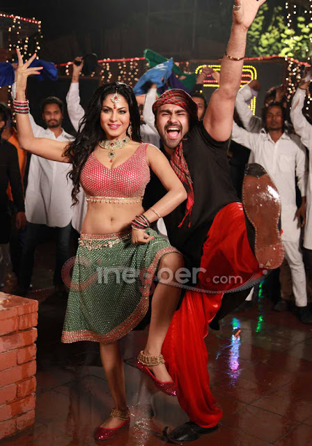 Veena+Malik+Jatts+in+Golmaal+item+song+(12)