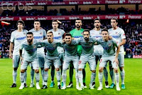 Club ATLÉTICO DE MADRID - Madrid, España - Temporada 2014-15 - Tiago, Giménez, Gabi, Moyá, Raúl García y Godín; Arda Turan, Griezmann, Siqueira, Juanfran y Saúl Ñíguez - ATHLETIC DE BILBAO 1 (Mikel Rico), ATLÉTICO DE MADRID 4 (Griezmann 3 y Raúl García) - 21/12/2014 - Liga de 1ª División, jornada 16 - Bilbao, estadio de San Mamés