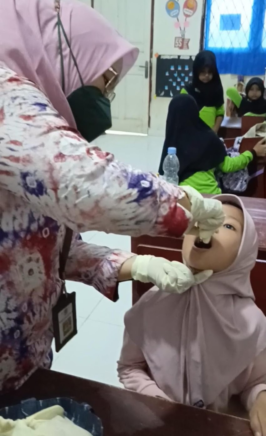 MI NUR RISKA MELAKSANAKAN PEKAN IMUNISASI NASIONAL (PIN) POLIO TAHAP 2