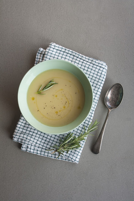 La ricetta della zuppa di porri e patate