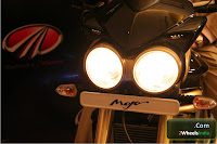 Mahindra Mojo Headlamp