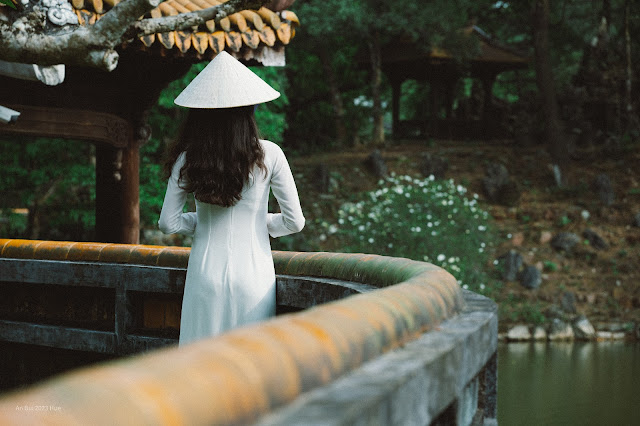 Photography with lady in Ao Dai in the mausoleum of Hue