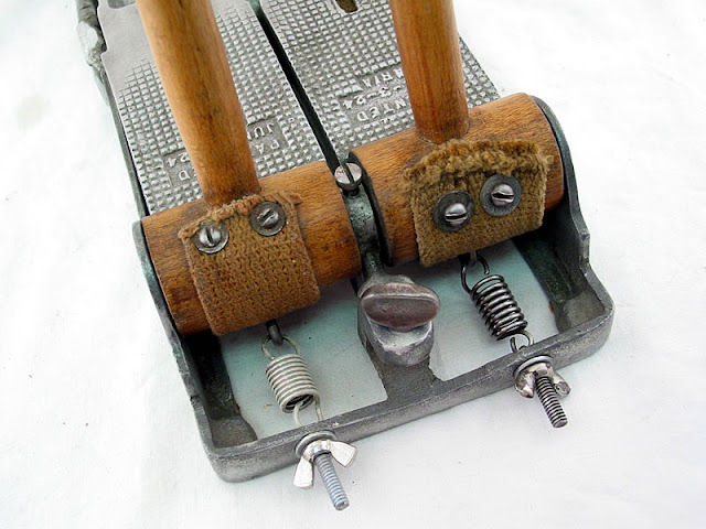 Faria Bass Drum Pedal образца 1924