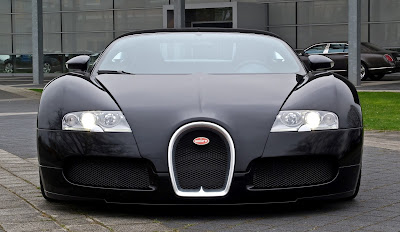  Bugatti Veyron black front look