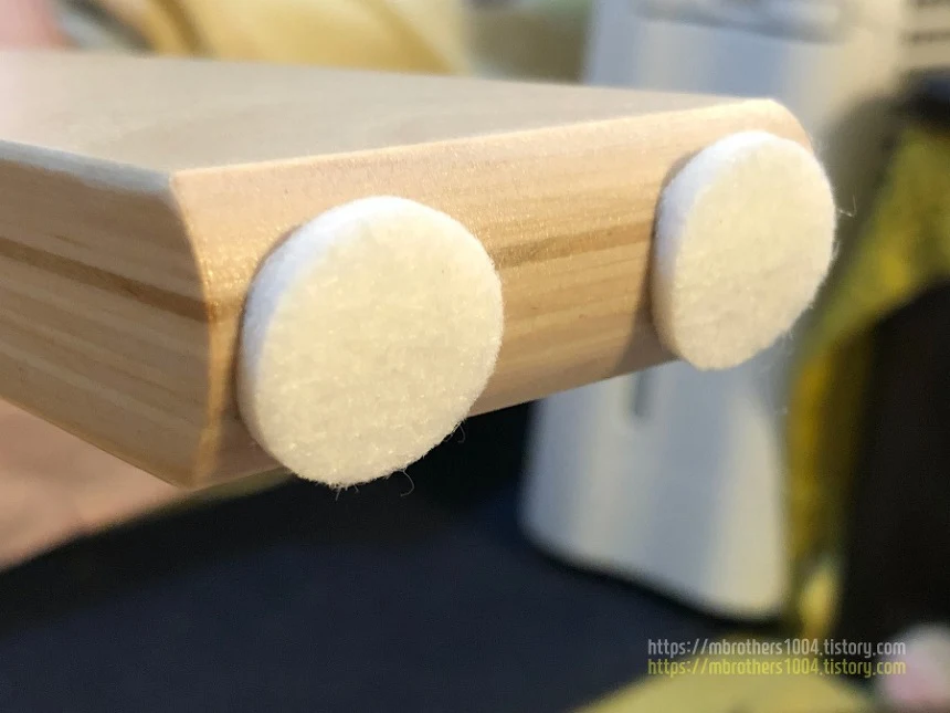 이케아 바닥보호 스티커 픽사 화이트, IKEA FIXA Stick-on floor protectors set of 20, WHITE