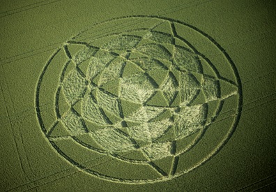 6-Avebury-Henge-Wiltshire-Wheat-22-06-02-35mm