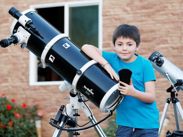 Calon Astronot Cilik dari Chile Ajari Cara Mengamati Bintang