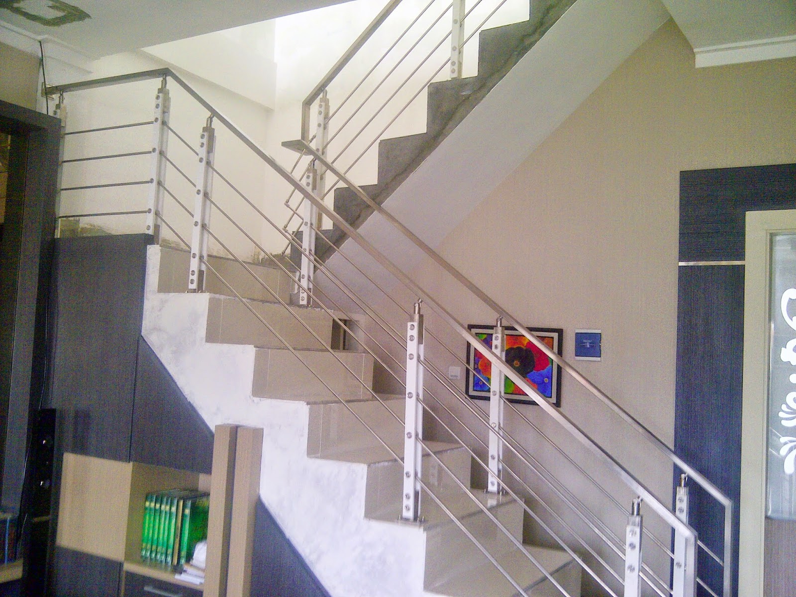 Railing Tangga Modern Minimalis