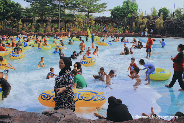 Pantai Buatan di Tektona Waterpark, Kampung Batu - Bandung