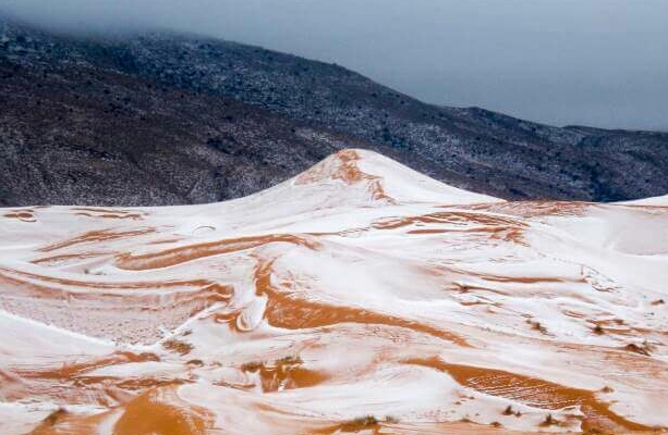 Salji turun di Gurun Sahara