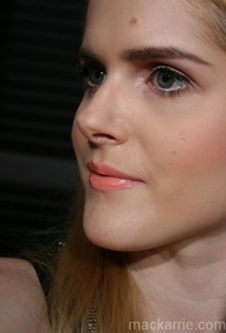 c_SweetAndSourLipstickMAC4