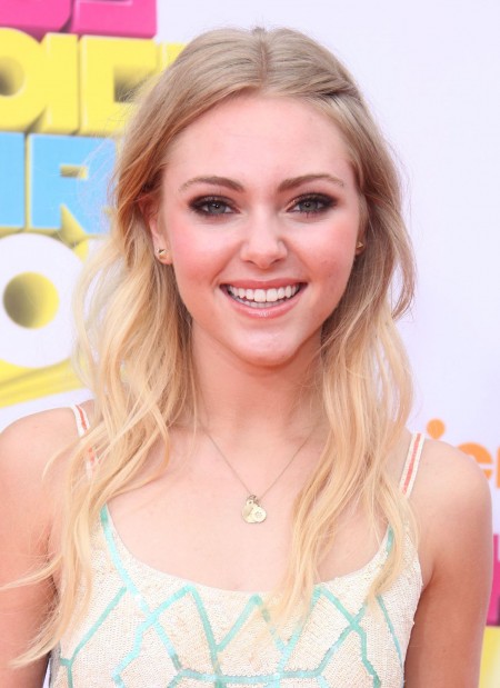 The beautiful AnnaSophia Robb of Soul Surfer looked perfectly natural and