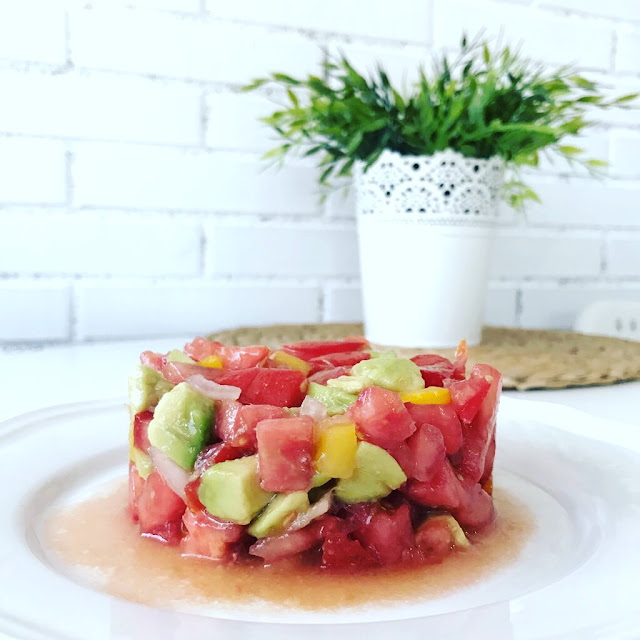 tartar de aguacate y tomate