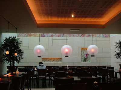 Discreet Xenon Lighting System for Ceiling - in a restaurant, concealed lights