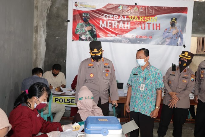 Kapolres Ponorogo Melaksanakan Peninjauan Vaksinasi Dosis 2 Di Gerai Vaksin TNI - POLRI/Merah Putih Wilayah Kab. Ponorogo