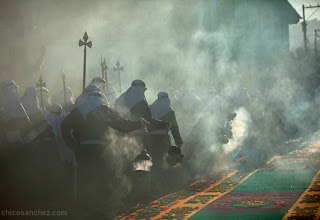 Fotografías y sonidos de la semana santa antigueña. Fotografía por Chico Sanchez 