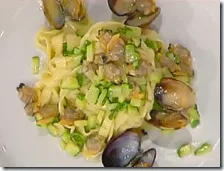 Tajarin con vongole e zucchine