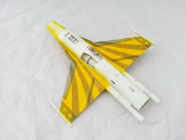 Montage: Hasegawa F-16 Idolmaster.