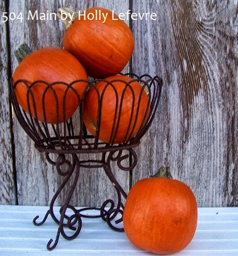 504 Main by Holly Lefevre: How To Make A Miniature Pom Pom