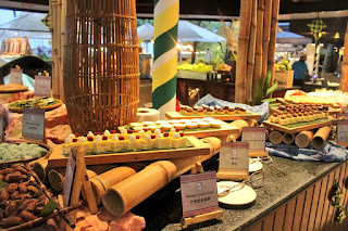 Hidangan Buffet Buka Puasa bertemakan ‘Selera Kampung’ di Restoran Tepi Laut Makan Street, Shangri-La Rasa Ria Resort & Spa Kota Kinabalu