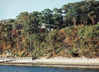 Robert Leonhardt House in Lloyd Harbor | Philip Johnson | 1956