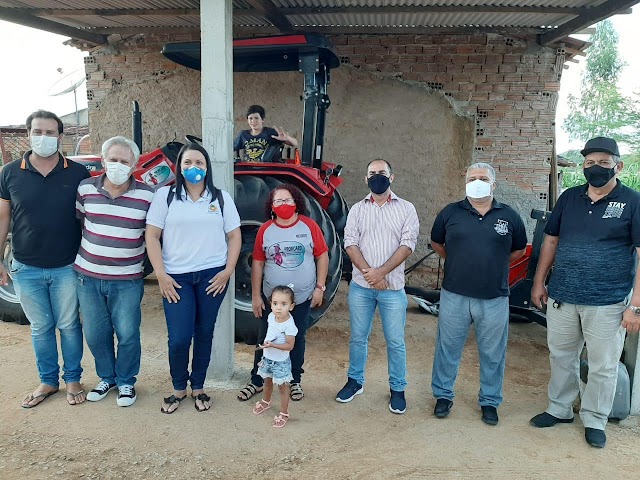 SECRETARIA DE AGRICULTURA PARTICIPA DE REUNIÃO COM MEMBROS DE ASSOCIAÇÃO NO SÍTIO LAGOA DA CHAVE