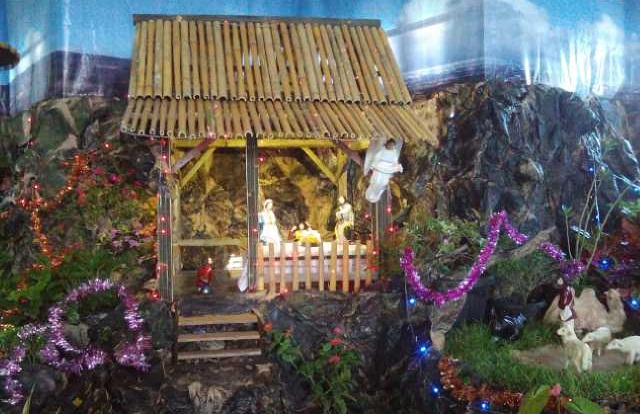 Menangkap Makna Natal  Umat Katolik di Lampung Membuat 