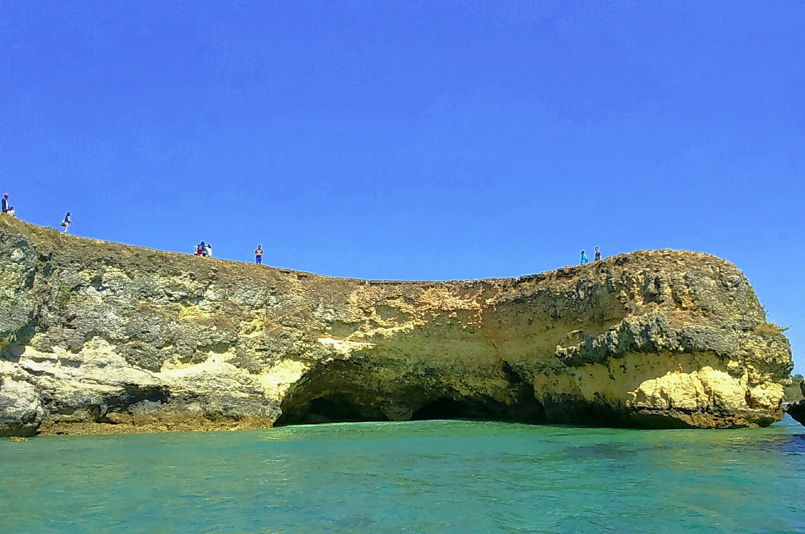 Buletin Wisata Pink Beach The Real Face Of Indonesia