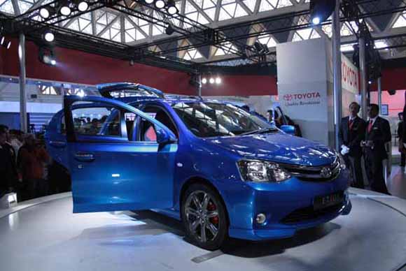 Toyota Etios Price in India entry model at below Rs 5 lakh ; Toyota Motor 