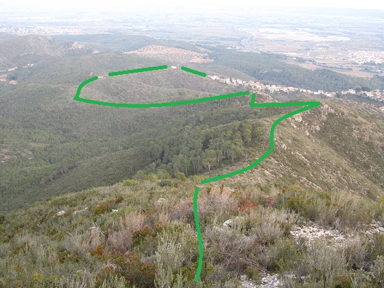 LA BISBAL DEL PENEDÈS AL PUIG FRANCÀS, corriol entre el Puig Francàs i l'urbanització del Priorat de La Bisbal