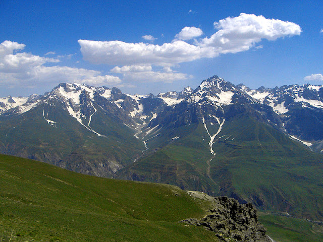 Deretan pegunungan di Tajikistan