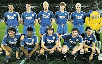 AJAX DE ÁMSTERDAM F. C. - Ámsterdam, Holanda - Temporada 1987-88 - Van't Schip, Bosman, Scholten, Verlaat, Larsson y Menzo; Blind, Winter, Witschge, Wouters y Mühren - OLYMPIQUE DE MARSELLA 0, AJAX DE ÁMSTERDAM 3 (Witchsge 2 y Bergkamp) - 06/04/1988 - Copa de Europa de Campeones de Copa - Marsella, Francia, Velodrome Stade