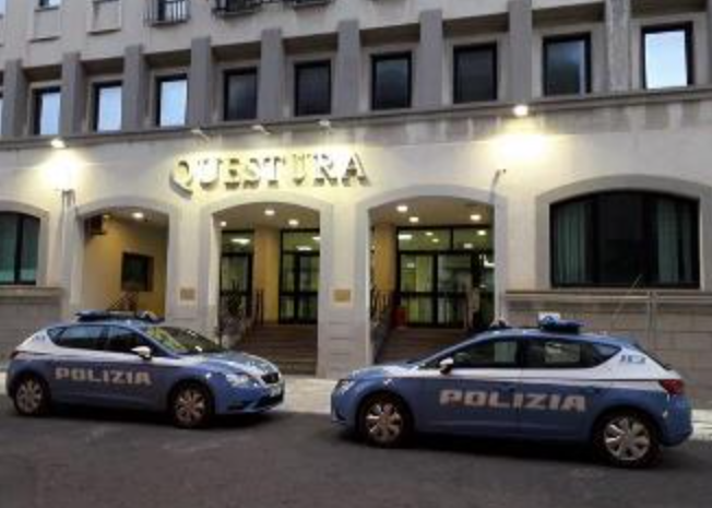 Reggio Calabria, insegue in auto la ex moglie con i due figli minori: arrestato