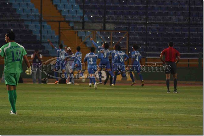 festejo 2do gol honduras