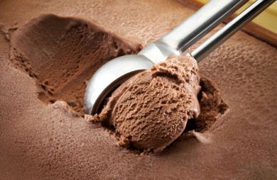 Bahan dan Resep Es Krim Rasa Cokelat Susu yang Lembut dan Sederhana