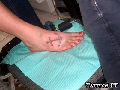 fotos de tatuagens de Ancora no Pé