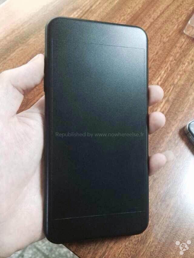 iPhone 6: foto del modello in scala 