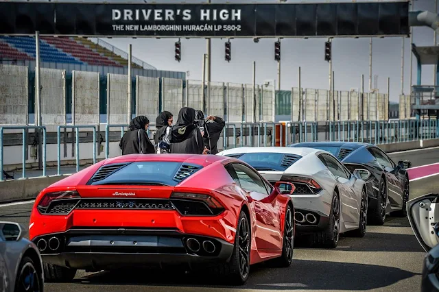 Lamborghini Huracan LP-580-2 x Ferrari 488 GTB