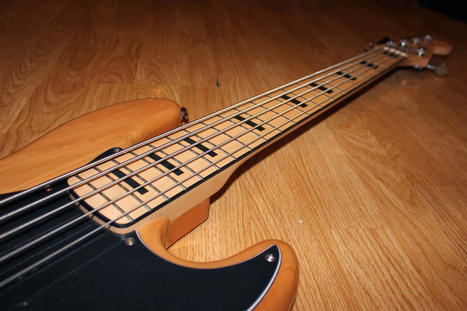 string-bass-guitar-wallpaper5-string-jazz-bass---02-by--sourchicken ...