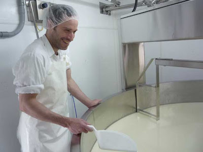 Cheese making at the Fromagerie La Station