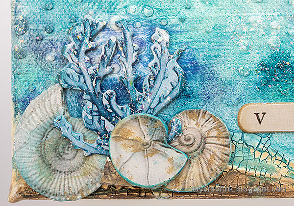 Layers of ink - Whale Mixed Media Canvas Tutorial by Anna-Karin Evaldsson.
