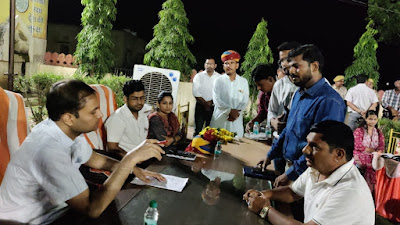 जिला कलेक्टर लोक बन्धु ने कडै़ल में की रात्रि चौपाल