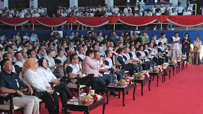 Target 20 Ribu, Menteri PKP Maruarar Sirait Serahkan 100 Kunci Rumah Subsidi 