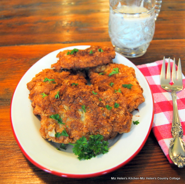 Fried Pork Cutlets With Thyme Gravy at Miz Helen's Country Cottage