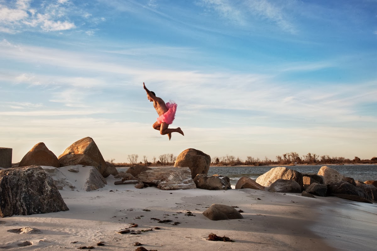 Bob Carey - This Guy Traveled The World in a Pink Tutu to Make his Wife Laugh During Chemo