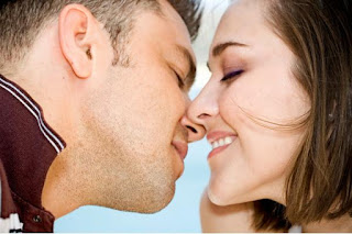 cara mencium wanita