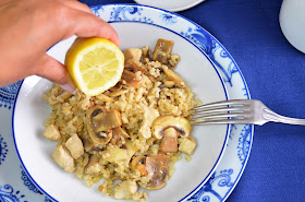 arroz integral con pollo y champiñones al limón, arroz integral con pollo y champiñones, arroz integral con pollo, arroz integral con pollo y verduras, recetas de arroz integral, 