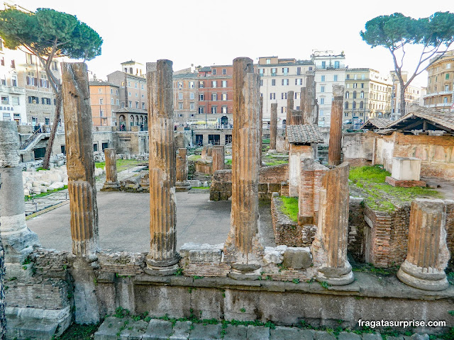 Templos do Largo de Torre Argentina em Roma